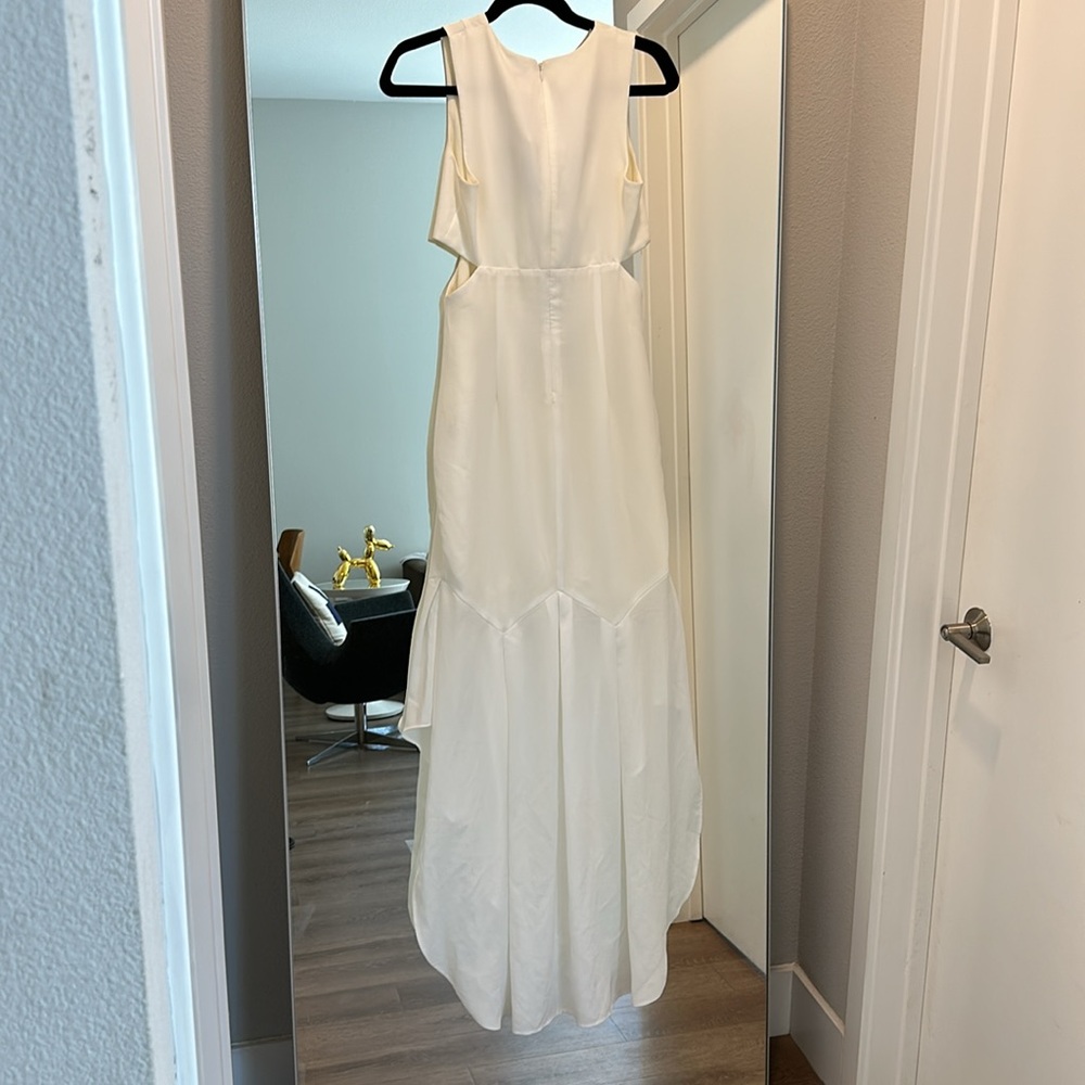 NBD Off White Low Plunge Gown - Picture 4 of 7